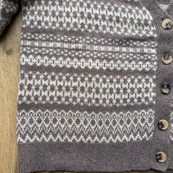 100% Lambswool WoolOvers V-Neck Cardigan - Picture 7 of 10